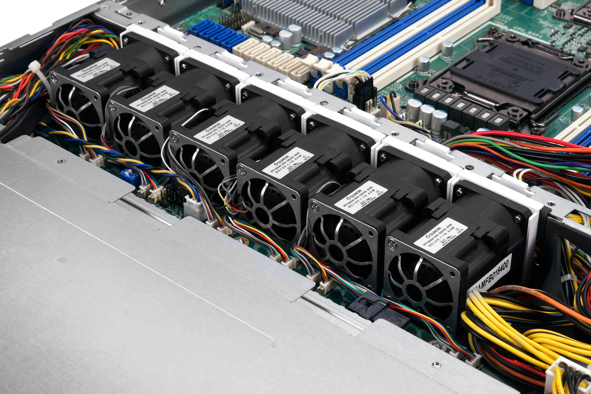 IW-RS104-07 - server system assembly